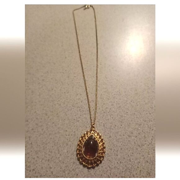 Vintage Sarah Coventry Gold Tone Amber Cabochon Tear Drop Pendant Chain Necklace - Picture 3 of 4